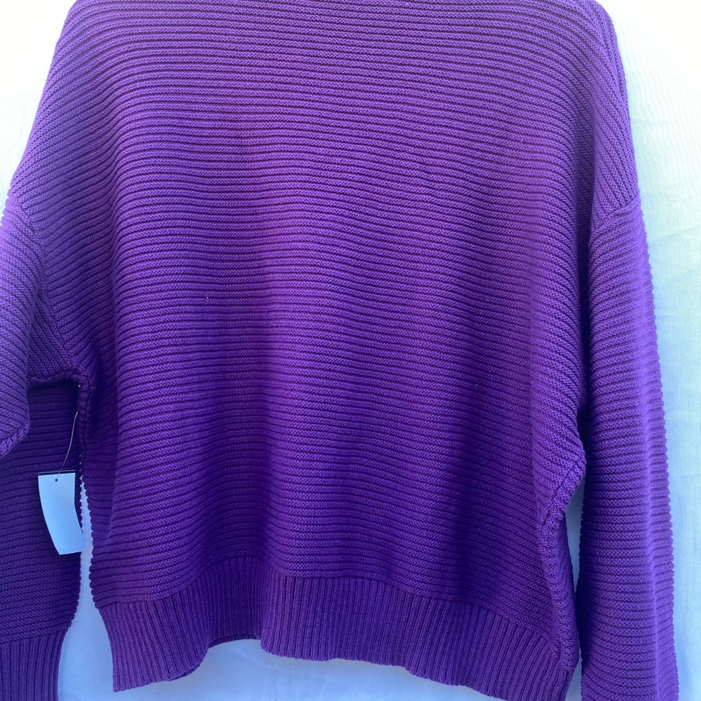 Sweater - Picture 9 of 10